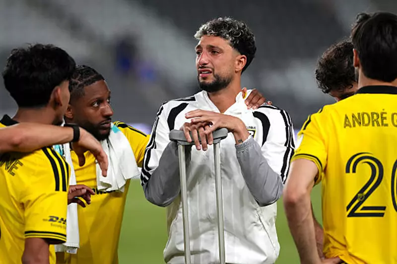 موسم لإنقاذ الصفقة.. اختلافات شاسعة بين نسختي وسام أبو علي في الأهلي وكولومبوس 